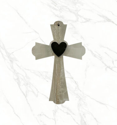 Crocifisso da appendere con cuore - CR1AP